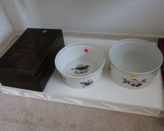 casseroles,  hand  made  wood  box