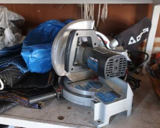 table saw in garage