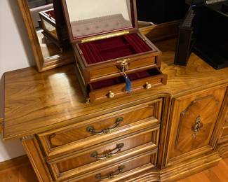 Dresser jewerly boxes 
