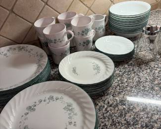 Corelle dish set 