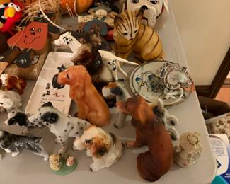 Porcelain dogs collection 