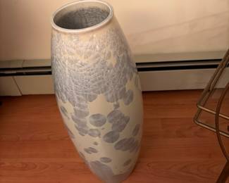 Nao vase 