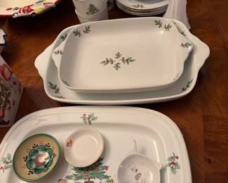  Christmas dinner ware 