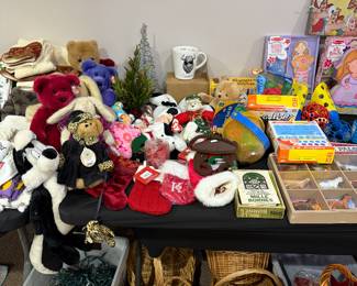 assorted baskets holiday items 