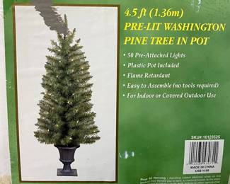 4.5 FT PRE-LIT WASHINGTON PINE TREE IN POT
