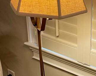 ADJUSTABLE WROUGHT IRON FLOOR LAMP