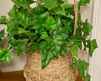 FAUX IVY IN RATTAN BASKET