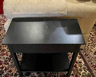 BLACK DRY-SINK SIDE TABLE