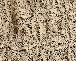 INTRICATE LACE TABLE CLOTH