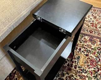 BLACK DRY-SINK SIDE TABLE