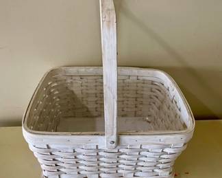 WOVEN BASKET