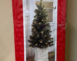 42" PRE-LIT ENTRANCE TREE