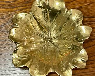 GILTED BRASS LEAF DISHES
