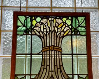 STAINED GLASS WINDOW PANE