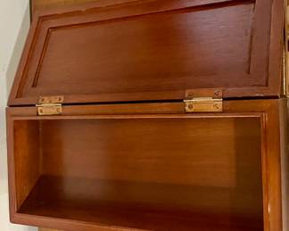 CARVED TOP WOODEN BOX