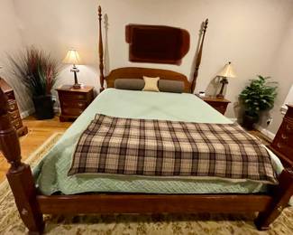 KING POSTER BED - SLEEP NUMBER