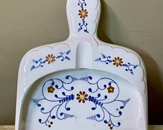PORCELAIN SILENT BUTLER TRAY