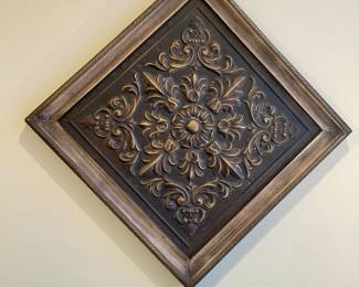 MEDALLION WALL ART
