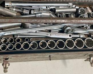 CRAFTSMAN TOOLBOX WITH CRAFTSMAN RATCHETS/SOCKETS