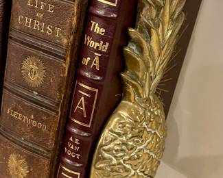BRASS PINEAPPLE BOOKENDS, HARDBACK BOOKS