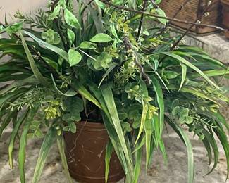 POTTED FAUX PLANT