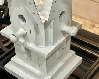 BIRDHOUSE DECOR WITH TIN ROOF