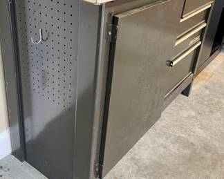 CRAFTSMAN WORK BENCH/TOOL BOX