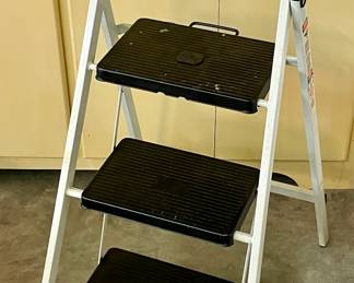 3-STEP STOOL