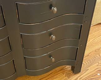 6-DRAWER BLACK, DISTRESSED CHEST BY THOMASVILLE