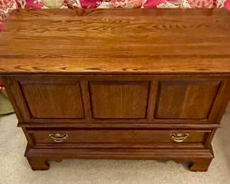 OAK CEDAR-LINED CHEST WITH DRAWER