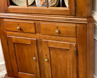 BEAUTIFUL DREXEL CORNER CABINET