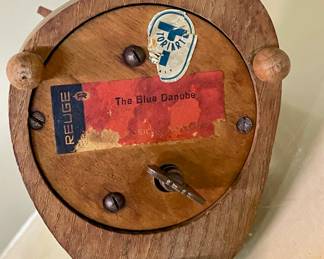 ANTIQUE ITALIAN MUSIC BOX