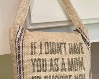 MOM/FRIEND PILLOW DECOR