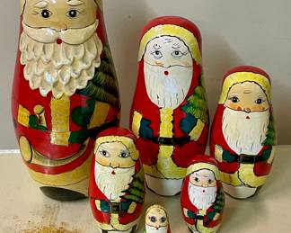 MATRYOSHKA NESTING SANTA DOLLS