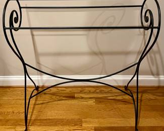 WROUGHT IRON QUILT STAND