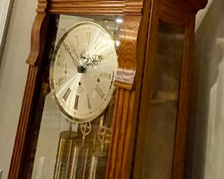 STUNNING GRANDFATHER "NEW ENGLAND CLOCK" WITH HAND-CRAFTED OAK CABINET