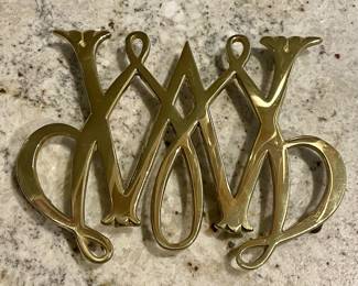 WILLIAMSBURG BRASS TRIVET -                            "WILLIAM & MARY"
