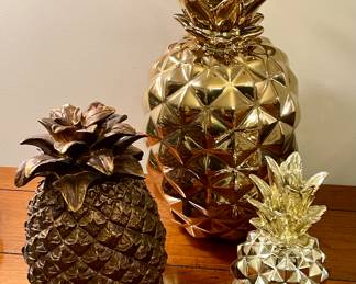 DECORATIVE PINEAPPLES
