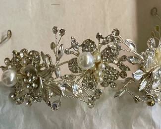 BRIDAL HEADBAND AND EARRINGS
