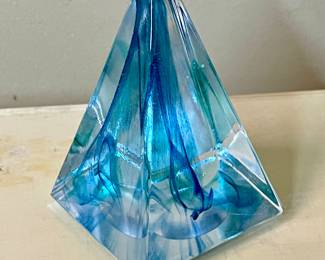 CAITHNESS GLASS PAPERWEIGHT HANDCRAFTED IN SCOTLAND
