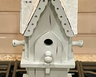 BIRDHOUSE DECOR WITH TIN ROOF