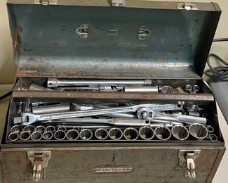 CRAFTSMAN TOOLBOX WITH CRAFTSMAN RATCHETS/SOCKETS