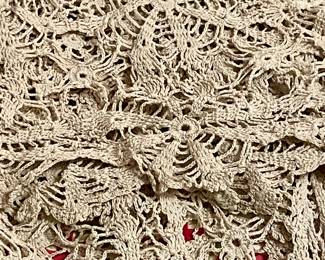 INTRICATE LACE TABLE CLOTH