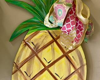 LARGE PINEAPPLE WALL DECOR