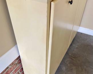 BUTTERCREAM 4-DOOR CABINET WITH ACRYLIC TOP