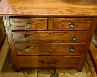 LEXINGTON OAK END TABLE/CHEST