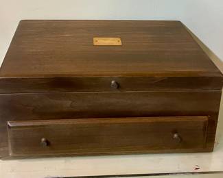 REED&BARTON FLATWARE CHEST