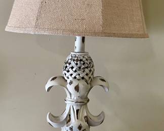 DECORATIVE FINIAL LAMP