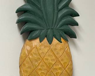 LARGE PINEAPPLE WALL DECOR