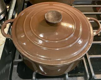 LE CRUSET "E" DUTCH OVEN
